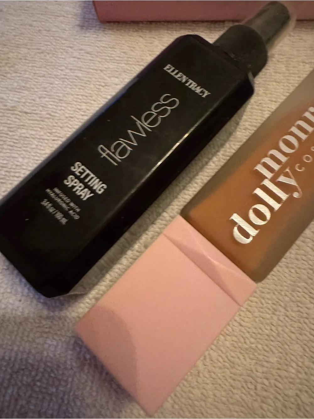 Monroe Dolly foundation Flawless Setting Spray & Br - Pink & Brown